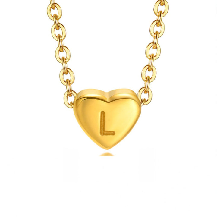 Collar con corazón e inicial