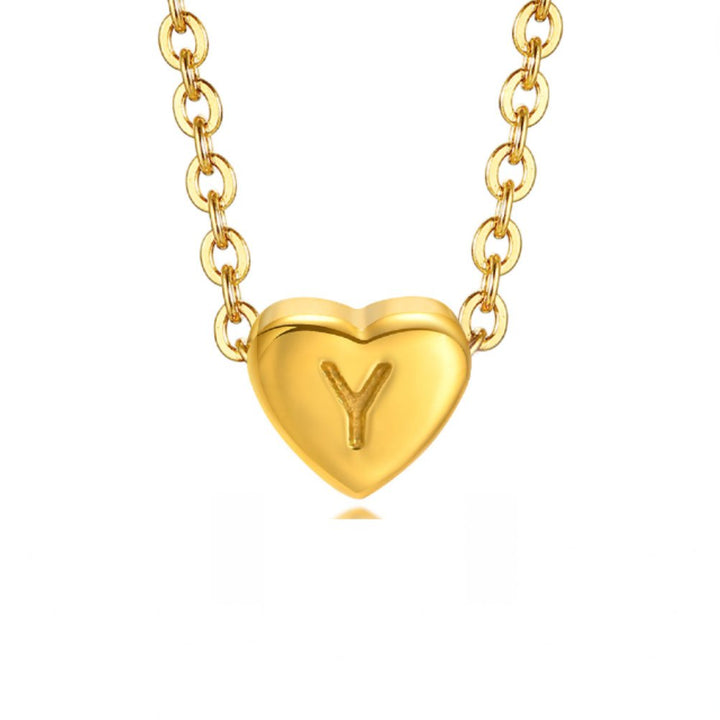 Collar con corazón e inicial