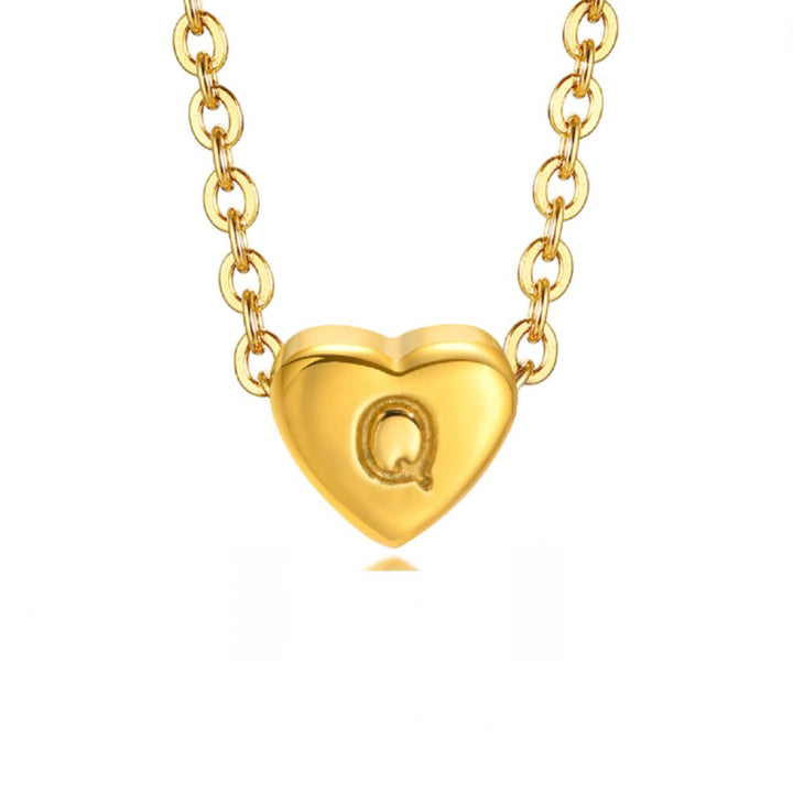 Collar con corazón e inicial