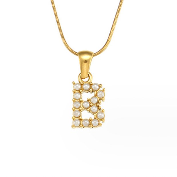 Collar con letras y perlas