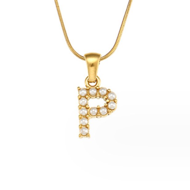 Collar con letras y perlas