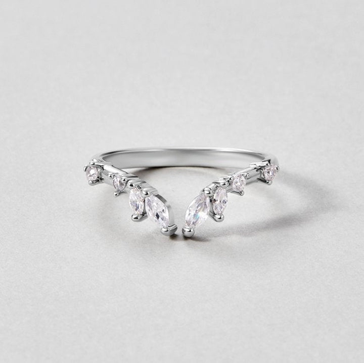 Anillo Lily cristal plateado enredadera
