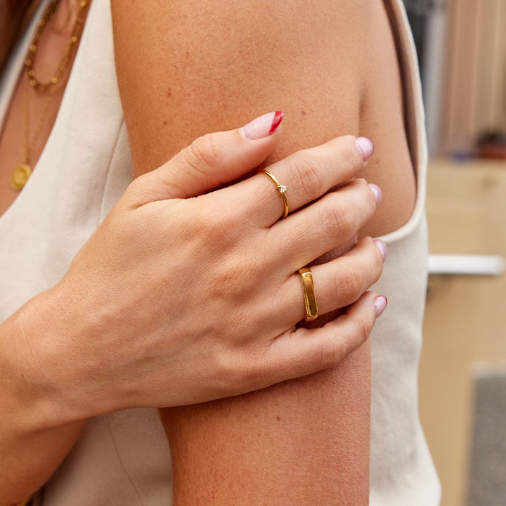 Anillo Lola barre chevalière