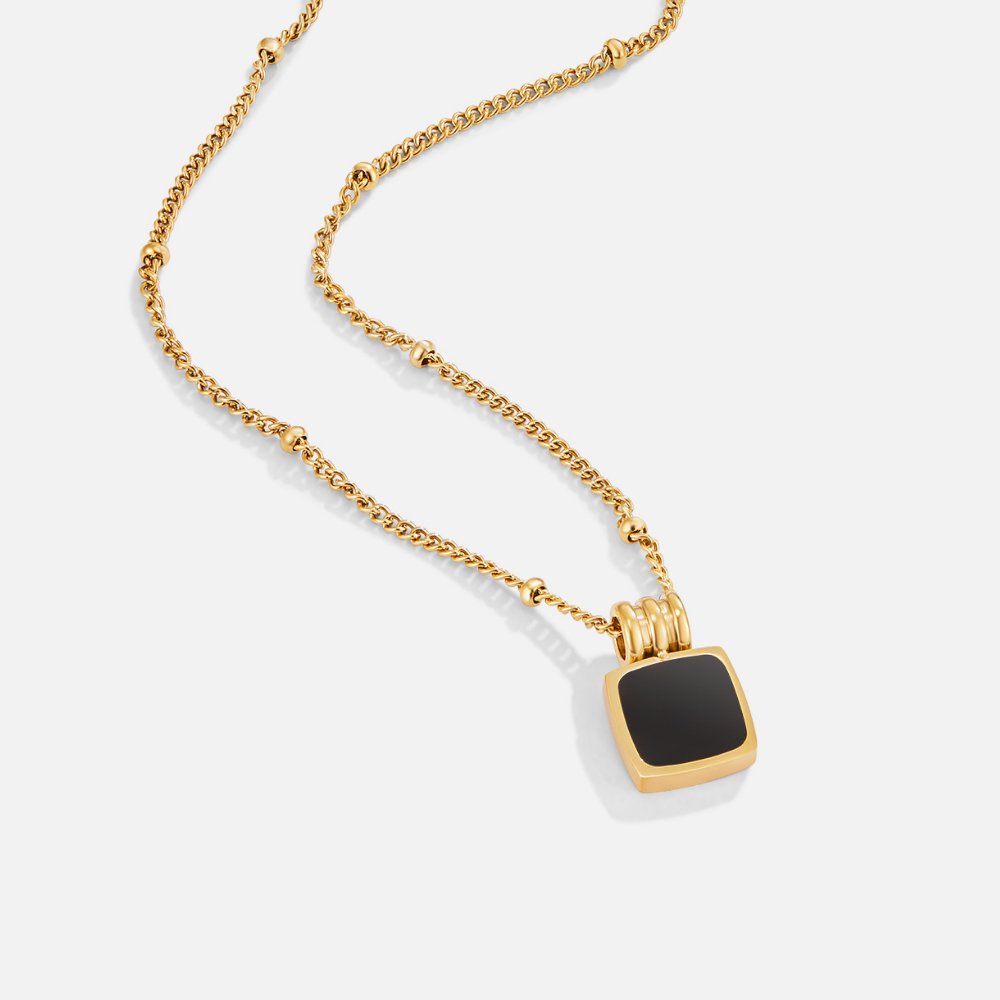 Collar Lucia Negro con colgante