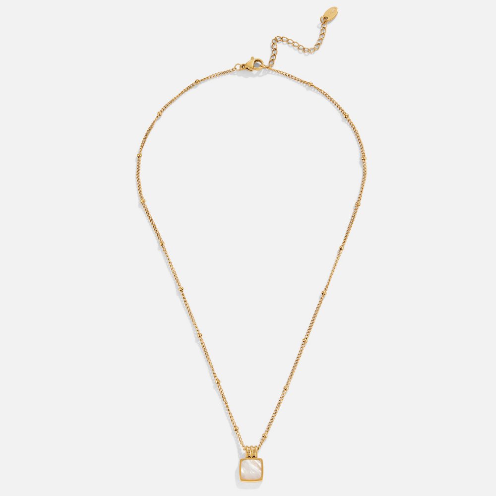 Collar Lucia con colgante de concha blanca