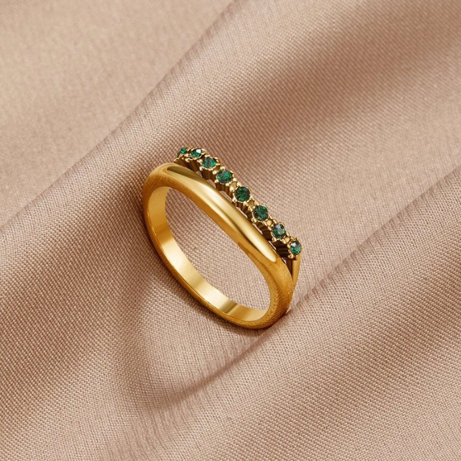 Anillo Marissa esmeralda verde texturizado