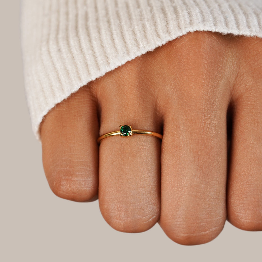 Anillo mayo piedra de nacimiento 18K dorado