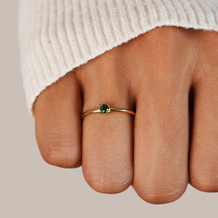 Anillo mayo piedra de nacimiento 18K dorado