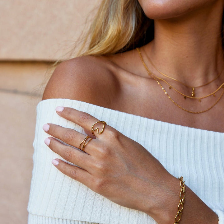 Anillo dorado corazón