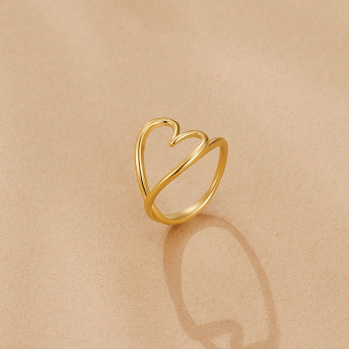 Anillo dorado corazón