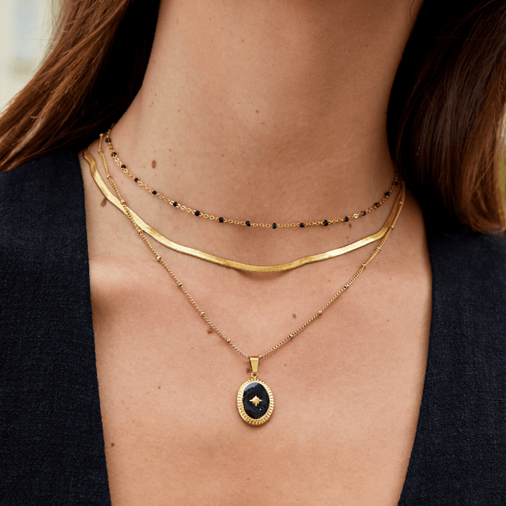 Collar Mila Negro con perlas