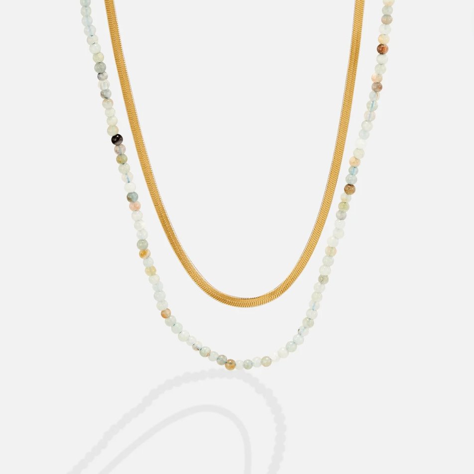 Collar multicapa Neesa de piedras y perlas