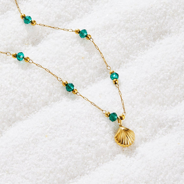 Collar dorado Nerissa con cuentas verdes