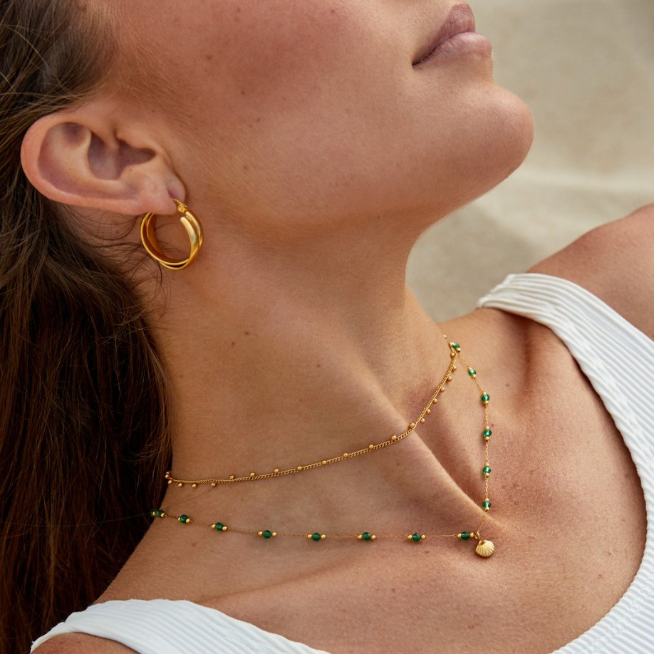 Collar dorado Nerissa con cuentas verdes