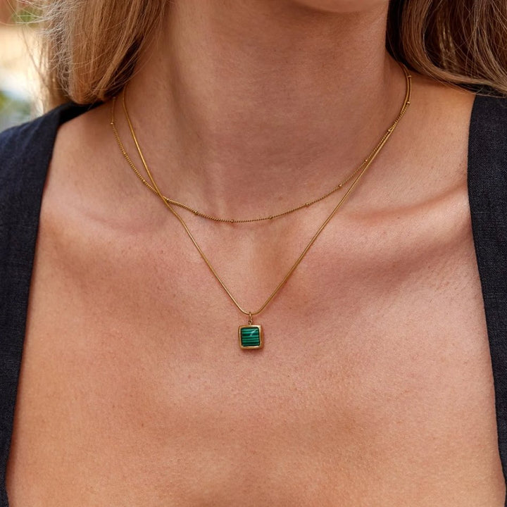 Collar dorado Niyah con perlas