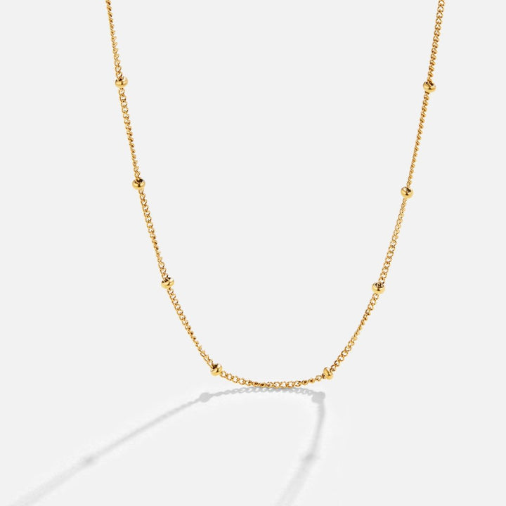 Collar dorado Niyah con perlas