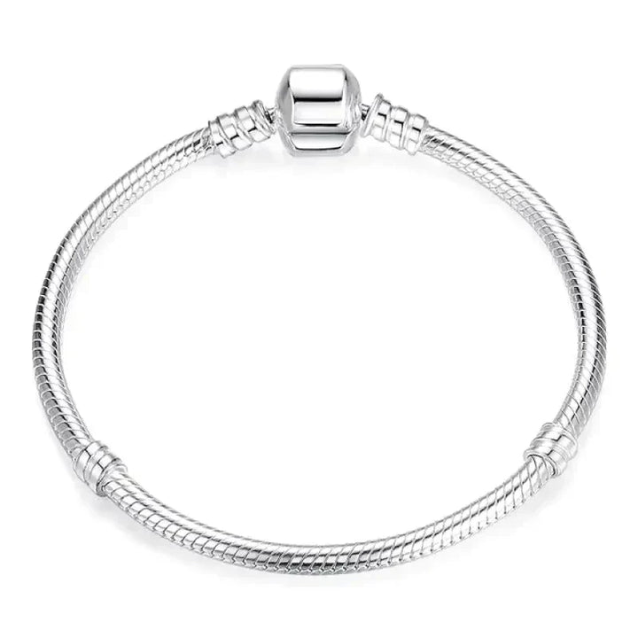 Pulsera de plata simple con charms