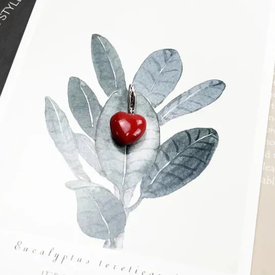 Colgante de corazón rojo