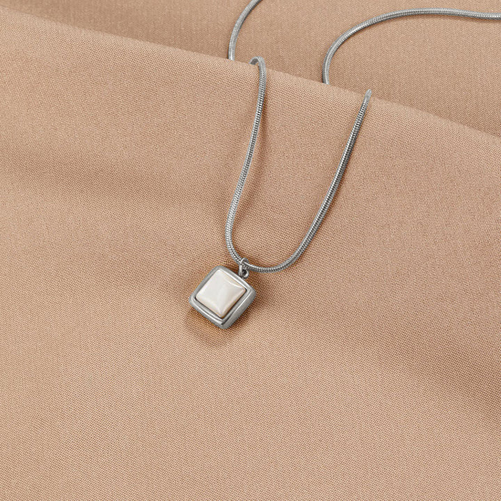Collar Riva Moonstone con colgante