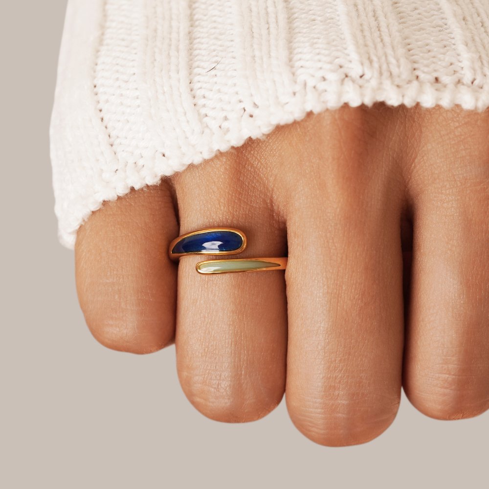 Anillo Safira azul envolvente