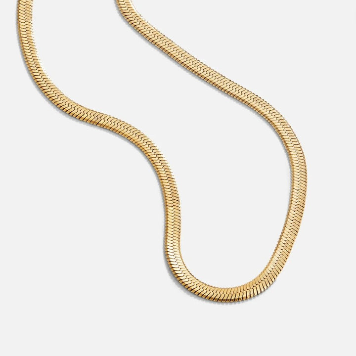 Collar dorado Sarya de cadena de serpiente