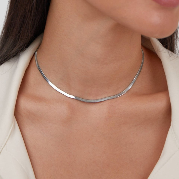 Collar de cadena plateada Sarya