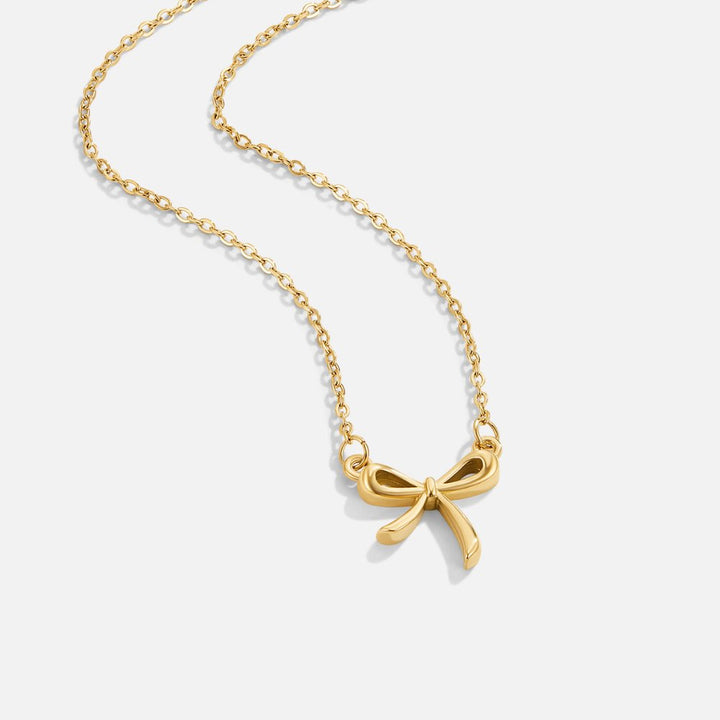Collar con colgante en forma de lazo