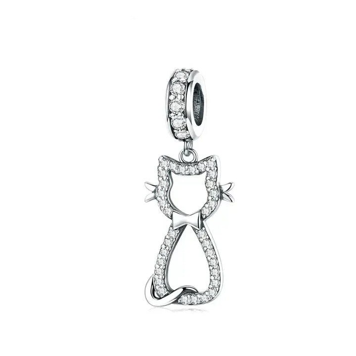 Collar de plata con gato