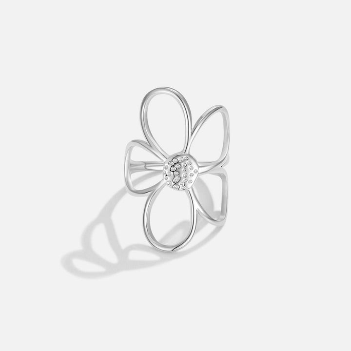 Anillo plateado floral collar