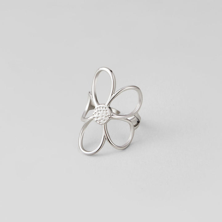 Anillo plateado floral collar
