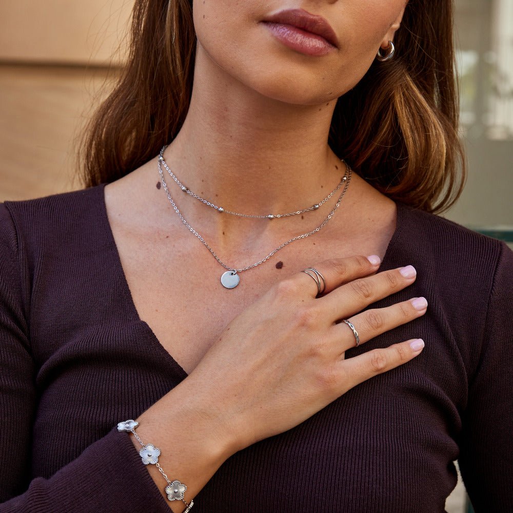 Anillo plateado infinito