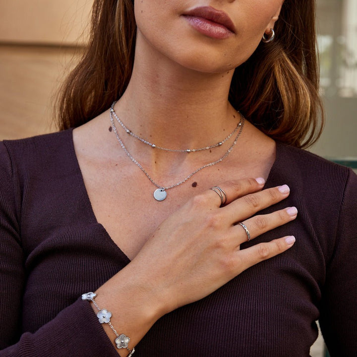 Anillo plateado infinito