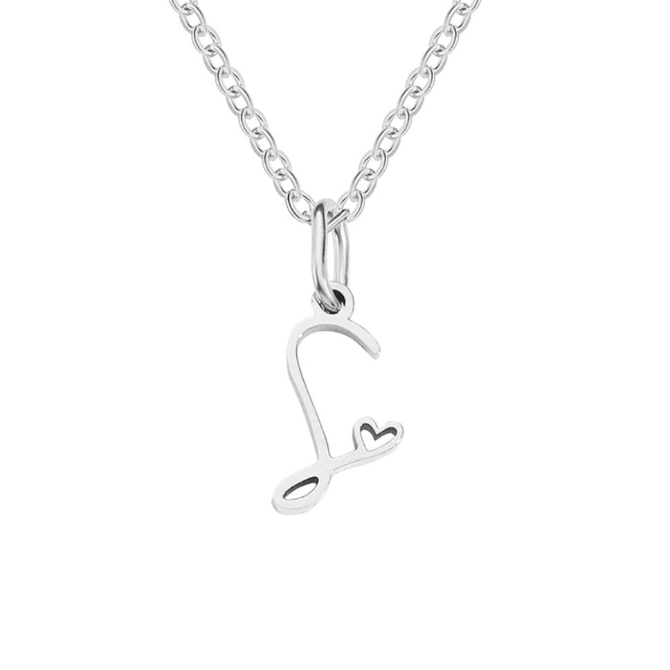 Collar plateado con letra en forma de corazón