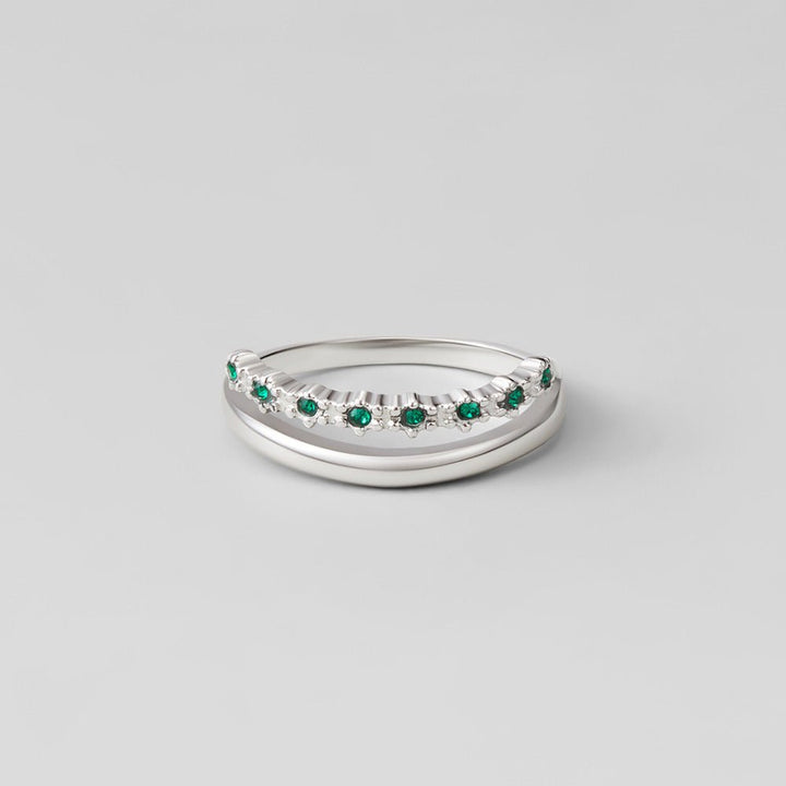 Anillo plateado Marissa esmeralda verde multifila