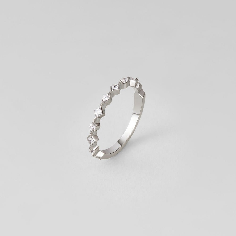 Anillo plateado Milana cristal