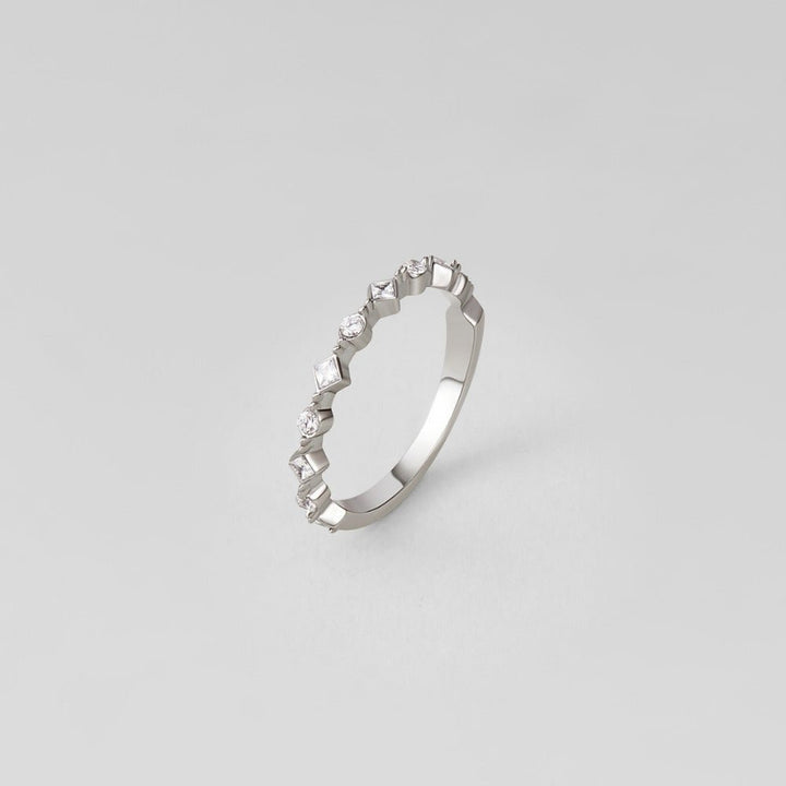 Anillo plateado Milana cristal