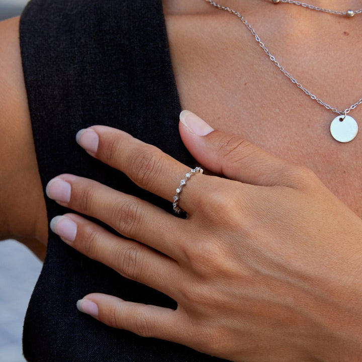 Anillo plateado Milana cristal