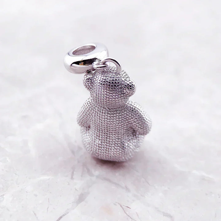 Collar de plata con mono