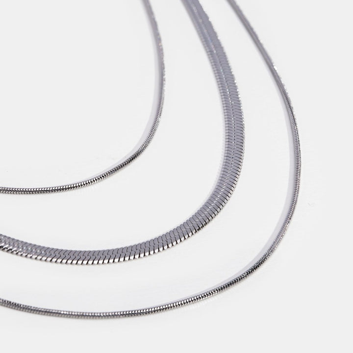 Collar multicapa plateado