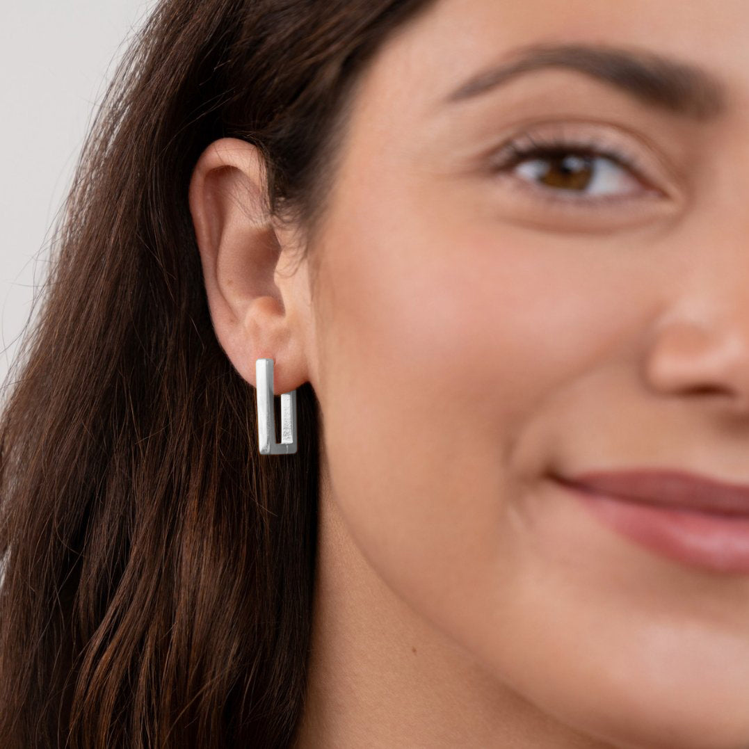 Pendientes plateados rectangulares
