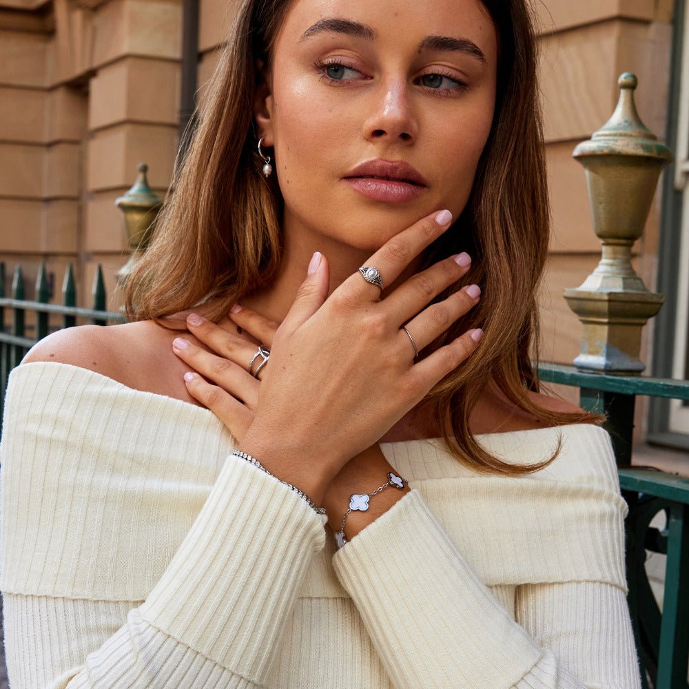Anillo plateado vintage real perlas