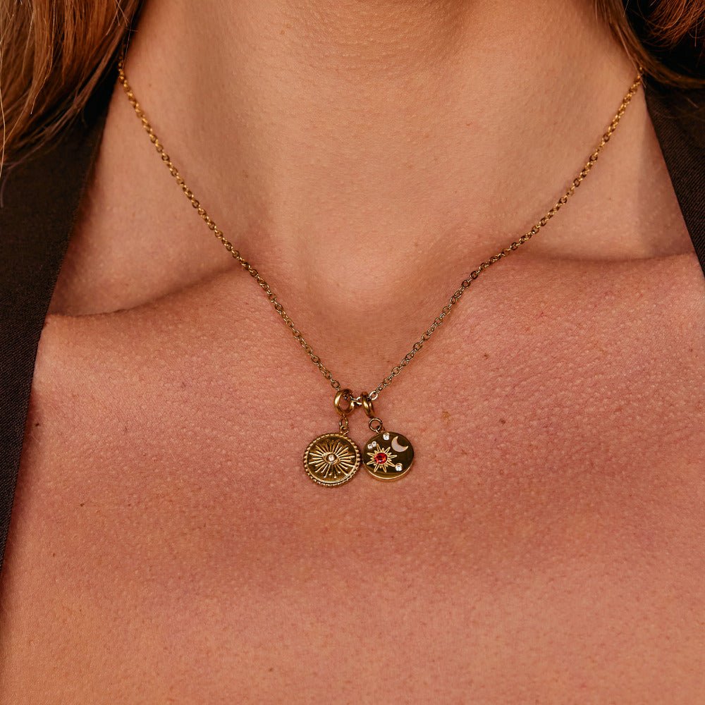 Collar sencillo con charm