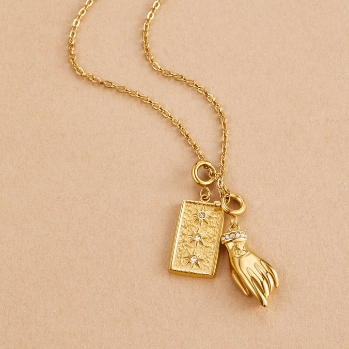 Collar sencillo con charm