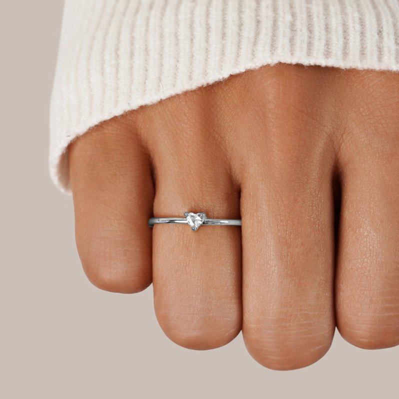 Anillo pequeña amor cristal de forma de corazón