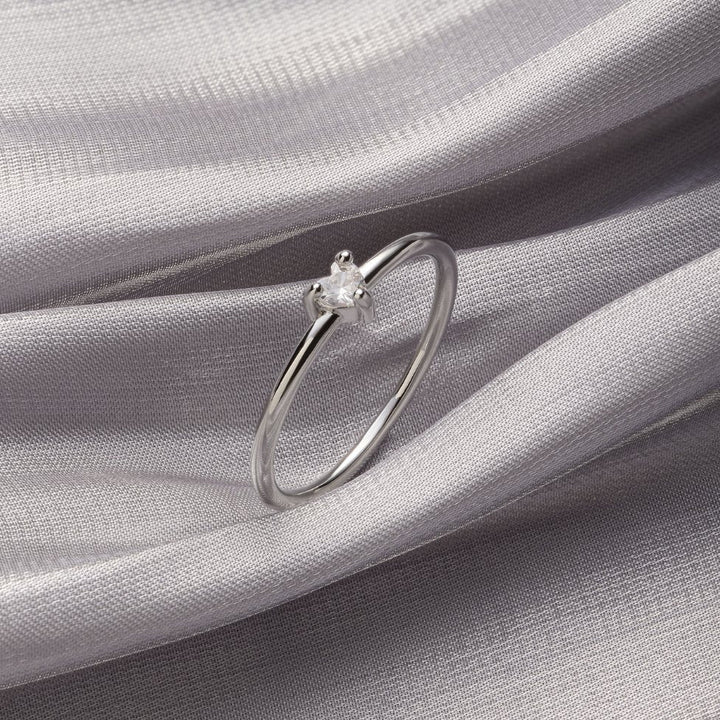 Anillo pequeña amor cristal de forma de corazón