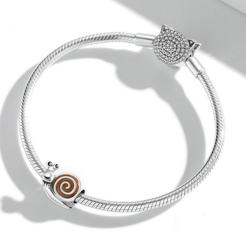 Collar con caracol
