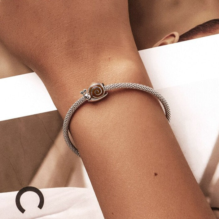 Collar con caracol