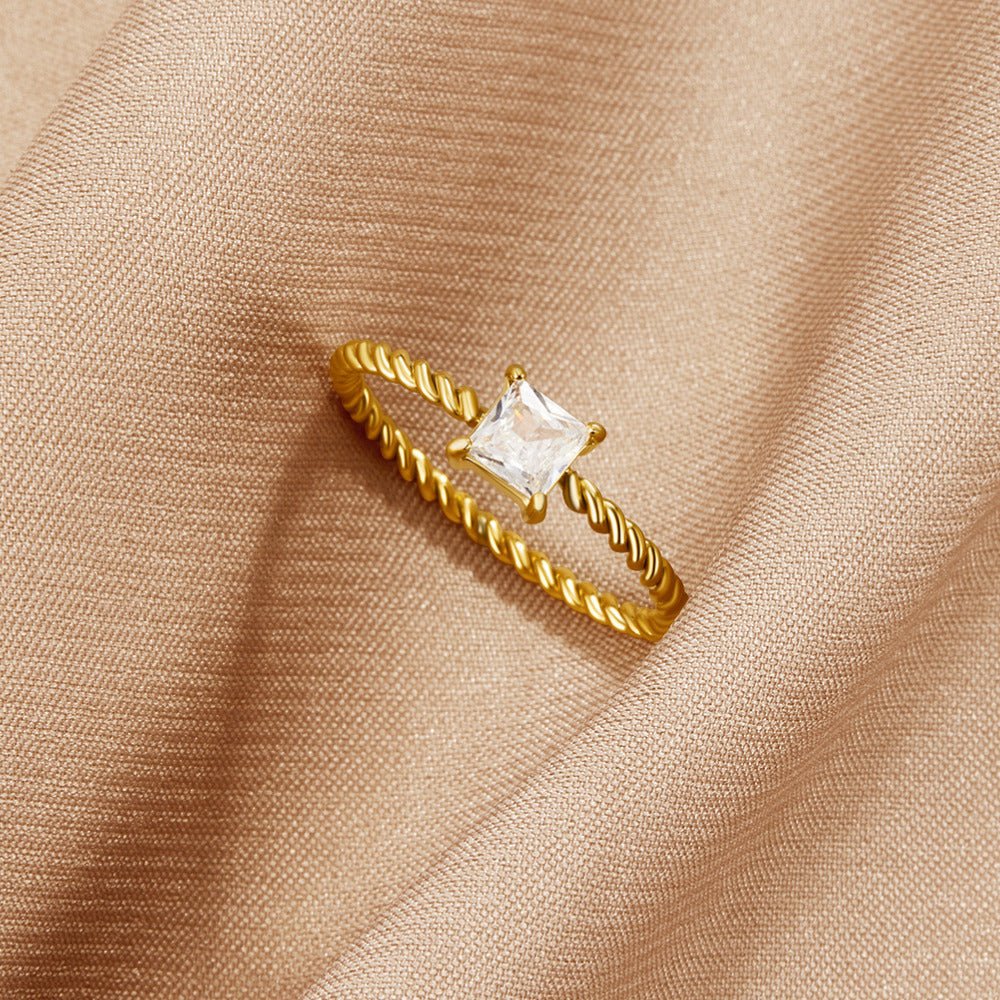 Anillo Sofia cristal trenzado