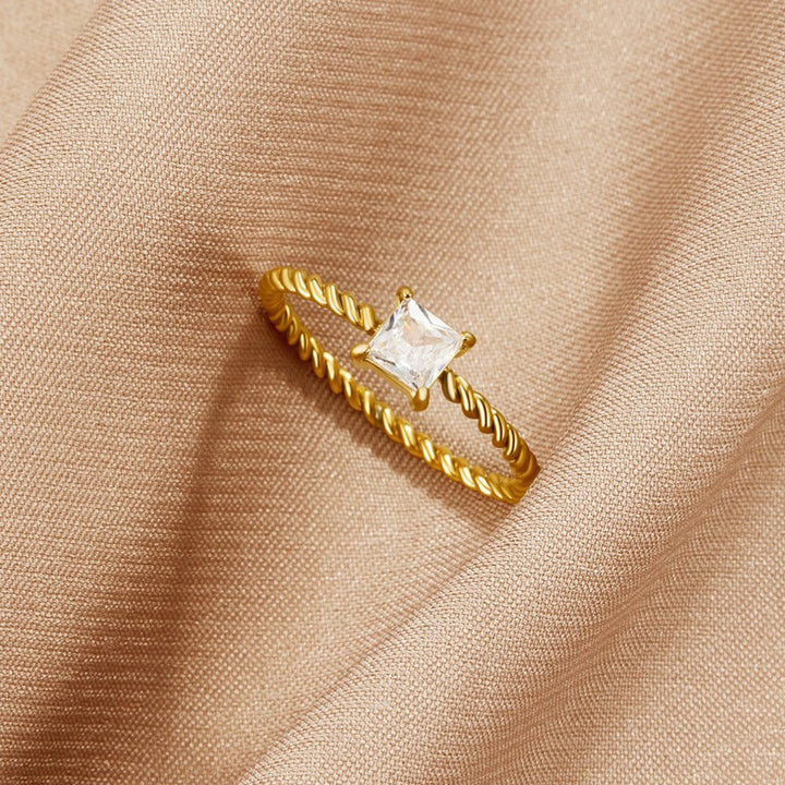 Anillo Sofia cristal trenzado