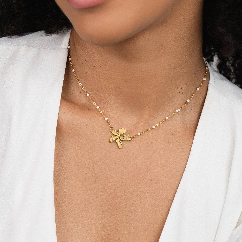 Collar de perlas Floración Primaveral
